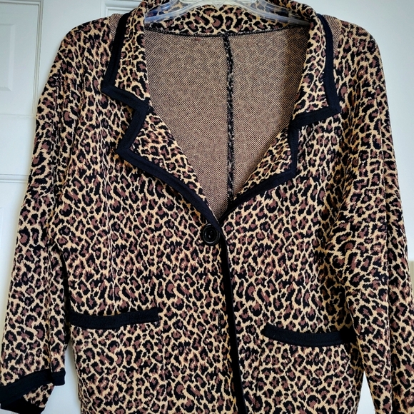 Cartgan leapord print - Picture 1 of 1